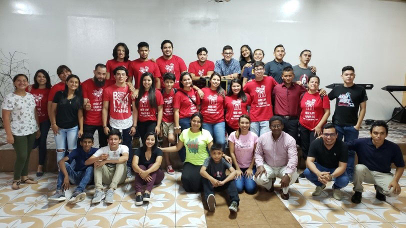 Missionary Team with young people from ISPI Versalles