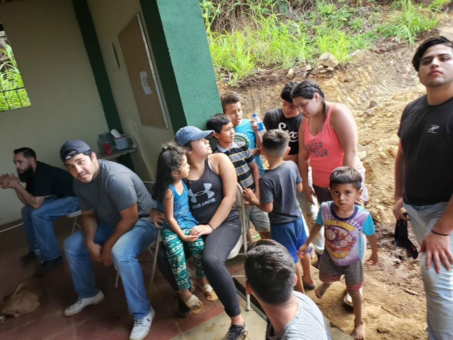 Greeting the kids at Iglesia Agape, in Berlin, Usulutan