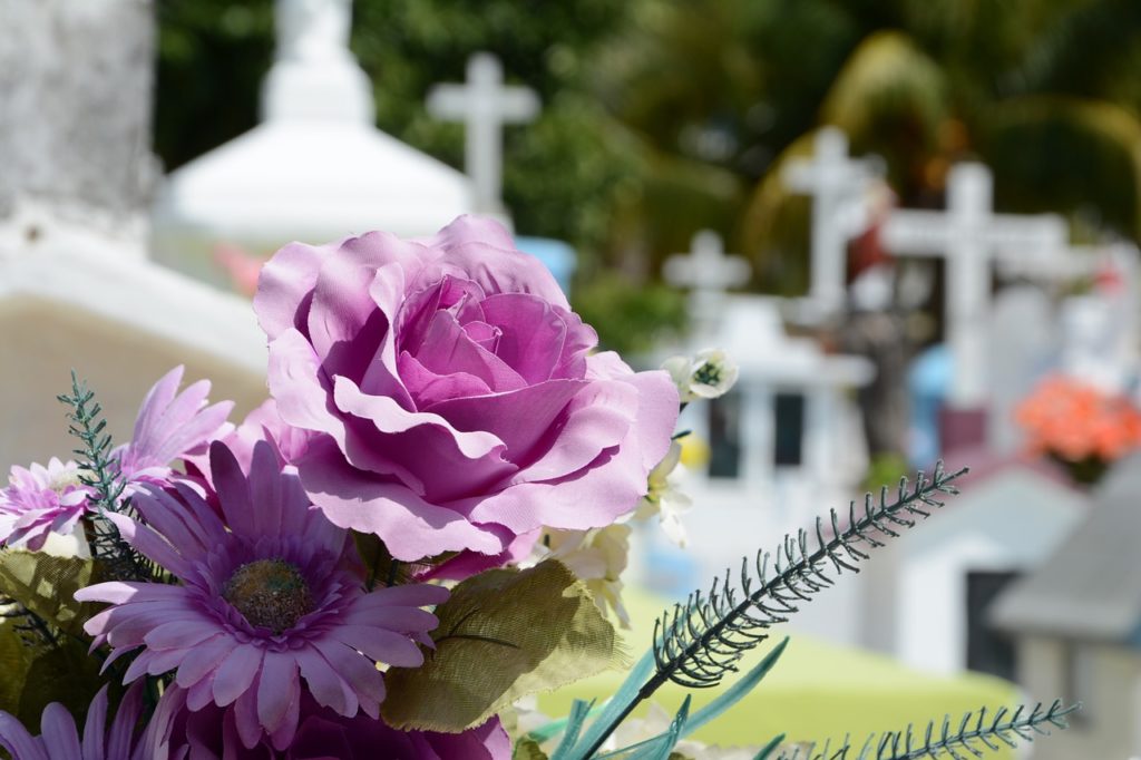 E031b90f2cfc1c3e81584d04ee44408be273e4dd1ab2144491f2 1280 funeral
