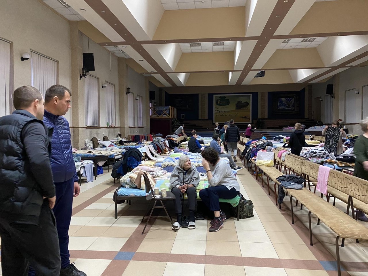 Relief shelter for Ukrainian refugees 