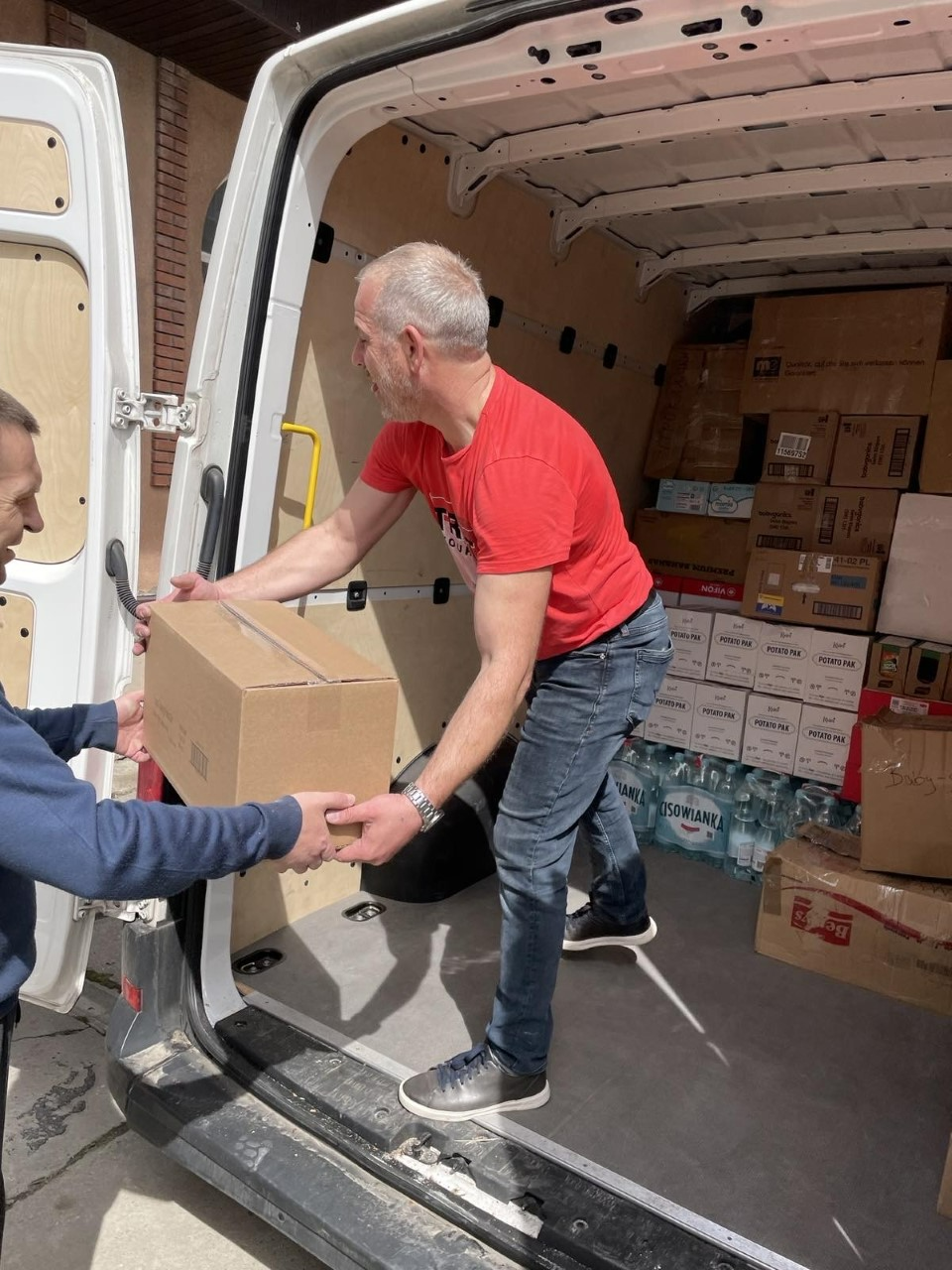 New Cargo Van for Ukraine Humanitarian Aid