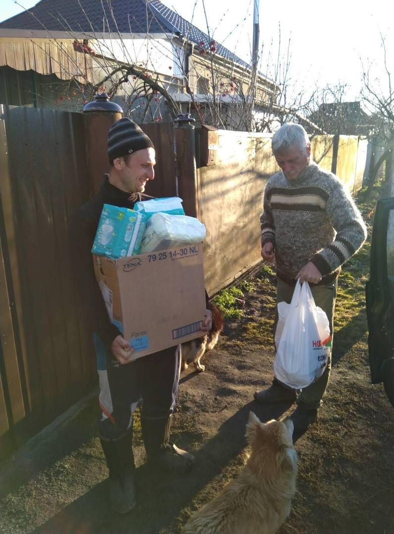 Ukrainian Refugees being assisted. 