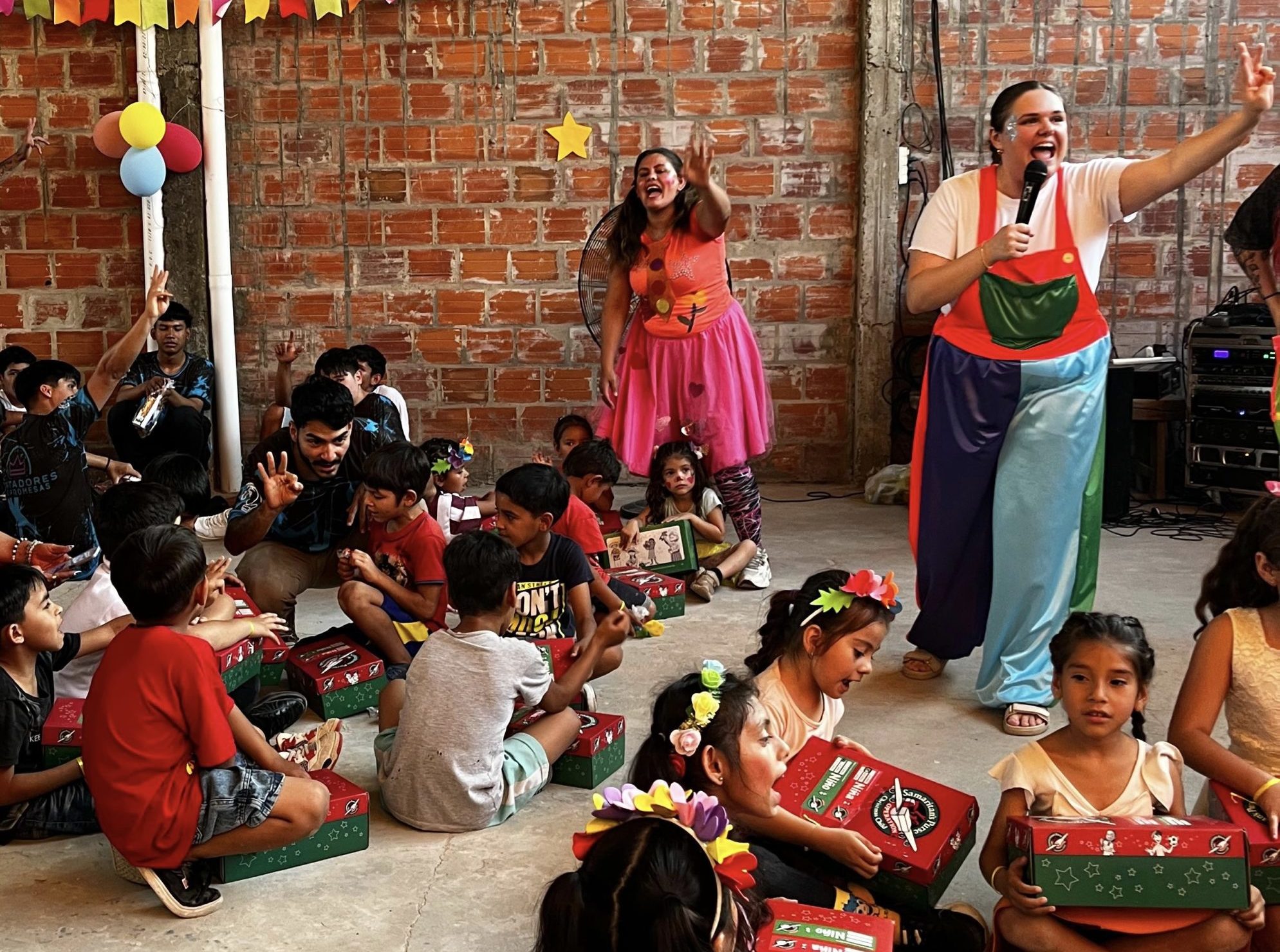 The kids getting ready to open their Christmas boxes!