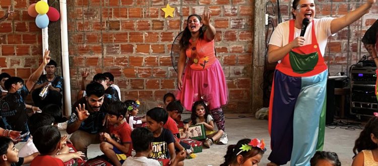 The kids getting ready to open their Christmas boxes!